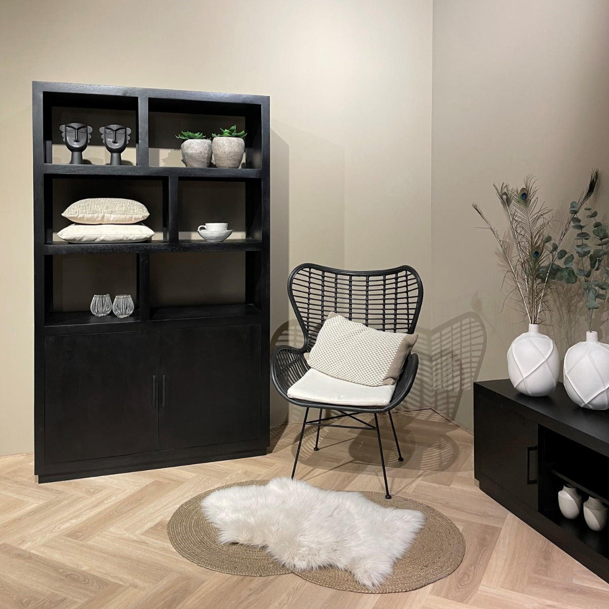 Jaxx Vakkenkast Zwart 120cm / Livingfurn