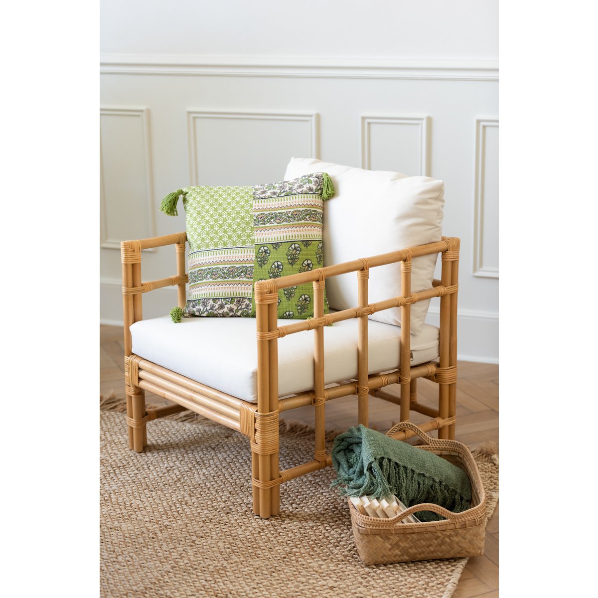 Armstoel Elise met Kussen (Naturel/Wit) – J-LINE