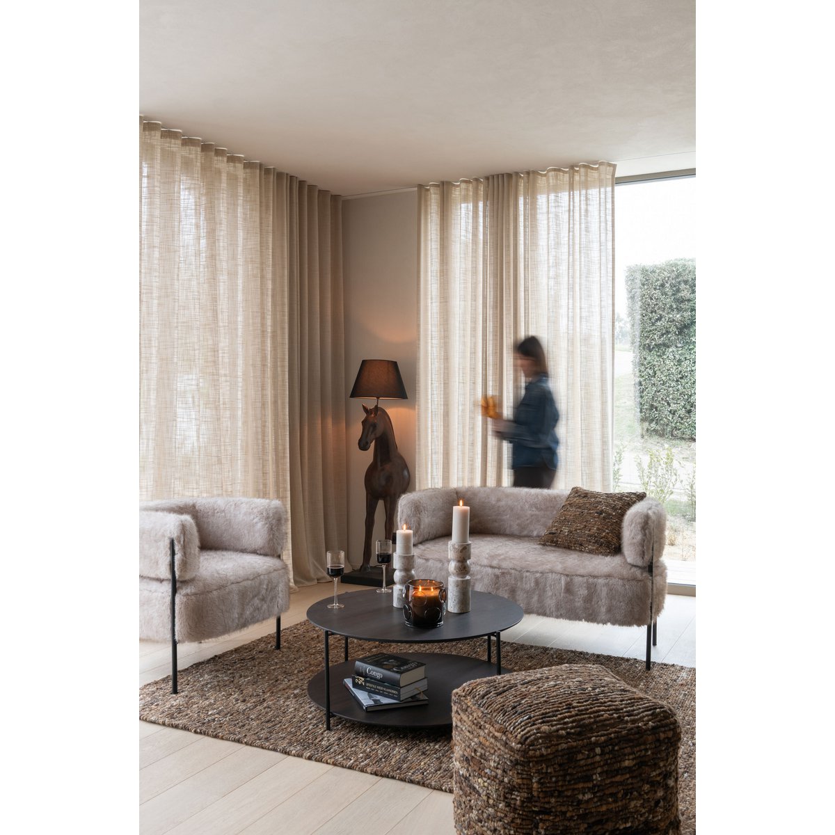 2-Zits Bank Fur met Metalen Benen – Hout Taupe / J-Line