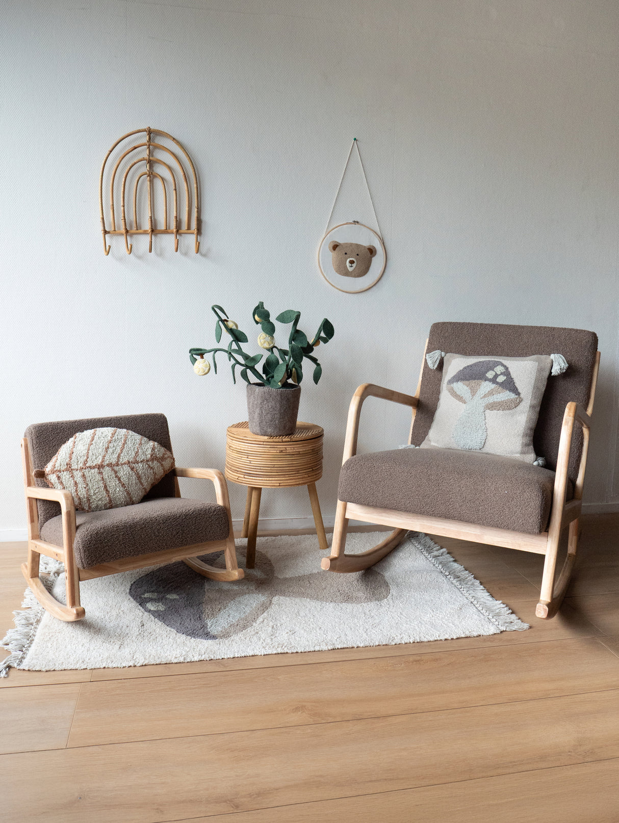 Kinder Schommelstoel – Taupe / KidsDepot