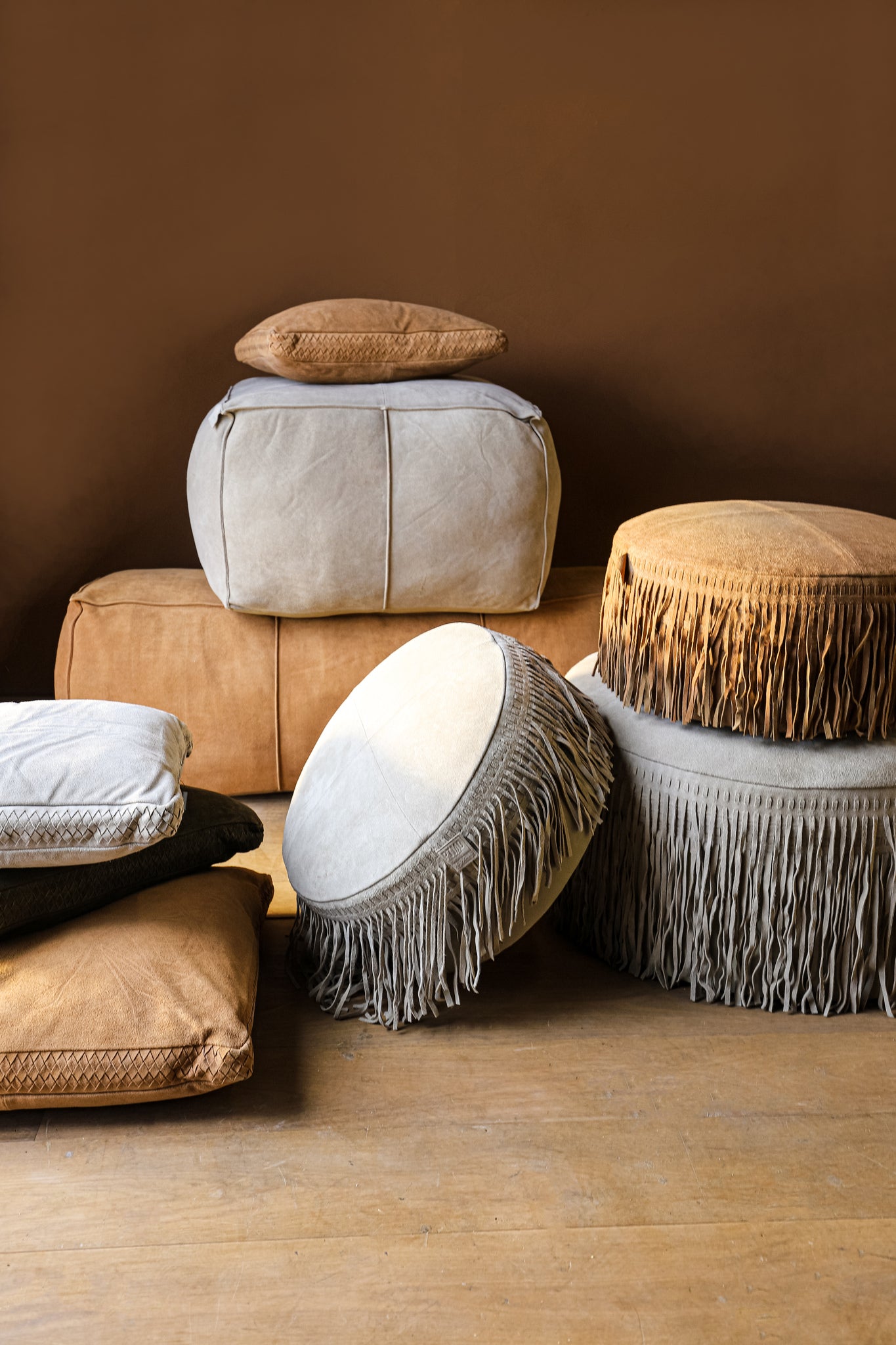 Eleora Camel - Suede Leren Poef met Franjes (Rond S) - PTMD