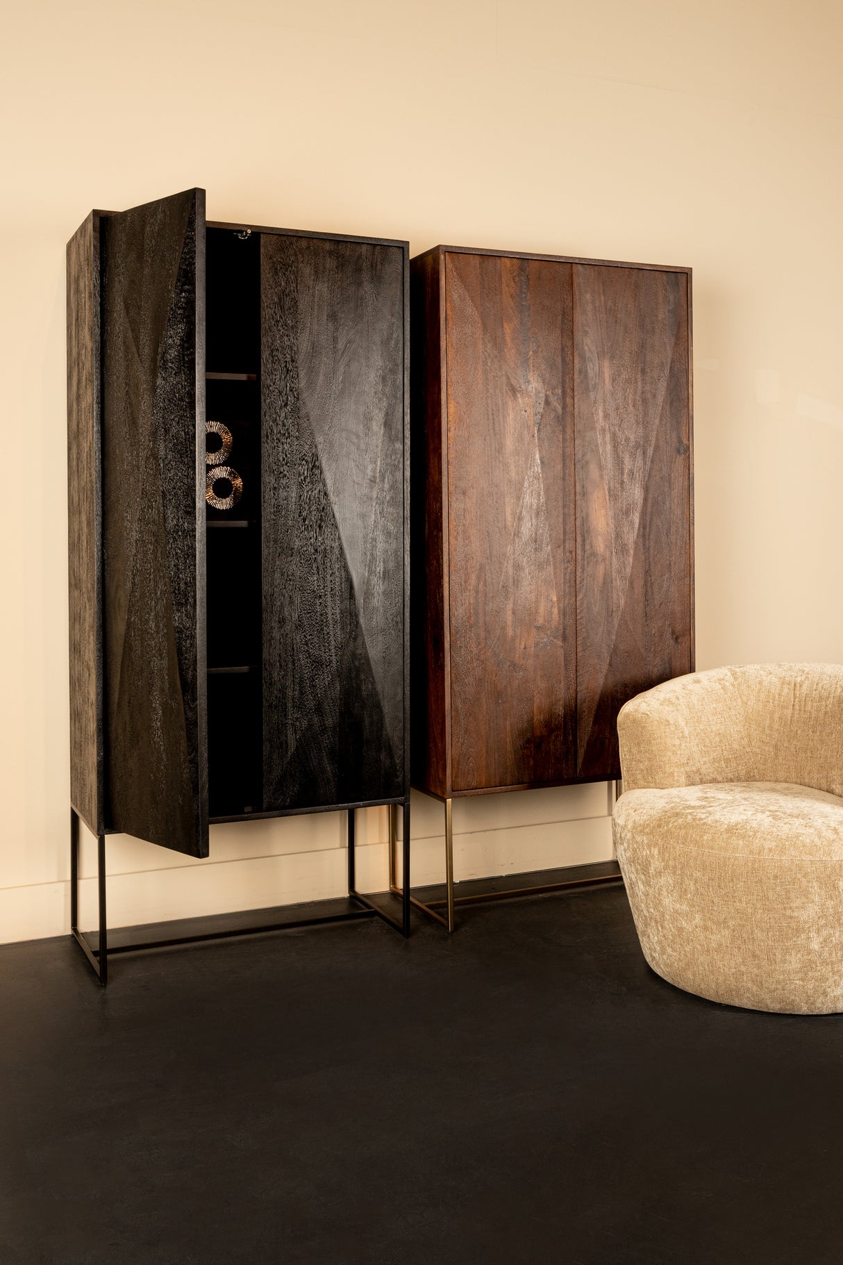 Onyx Black - Wandkast met 2 Deuren - PTMD