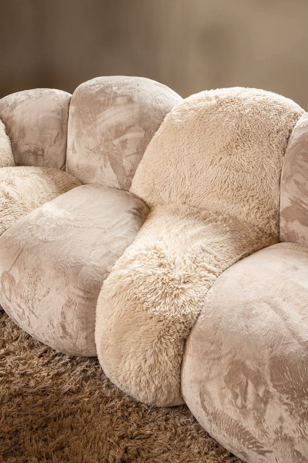 Lush Beige - Gebogen Designbank met Luxe Textuur - PTMD