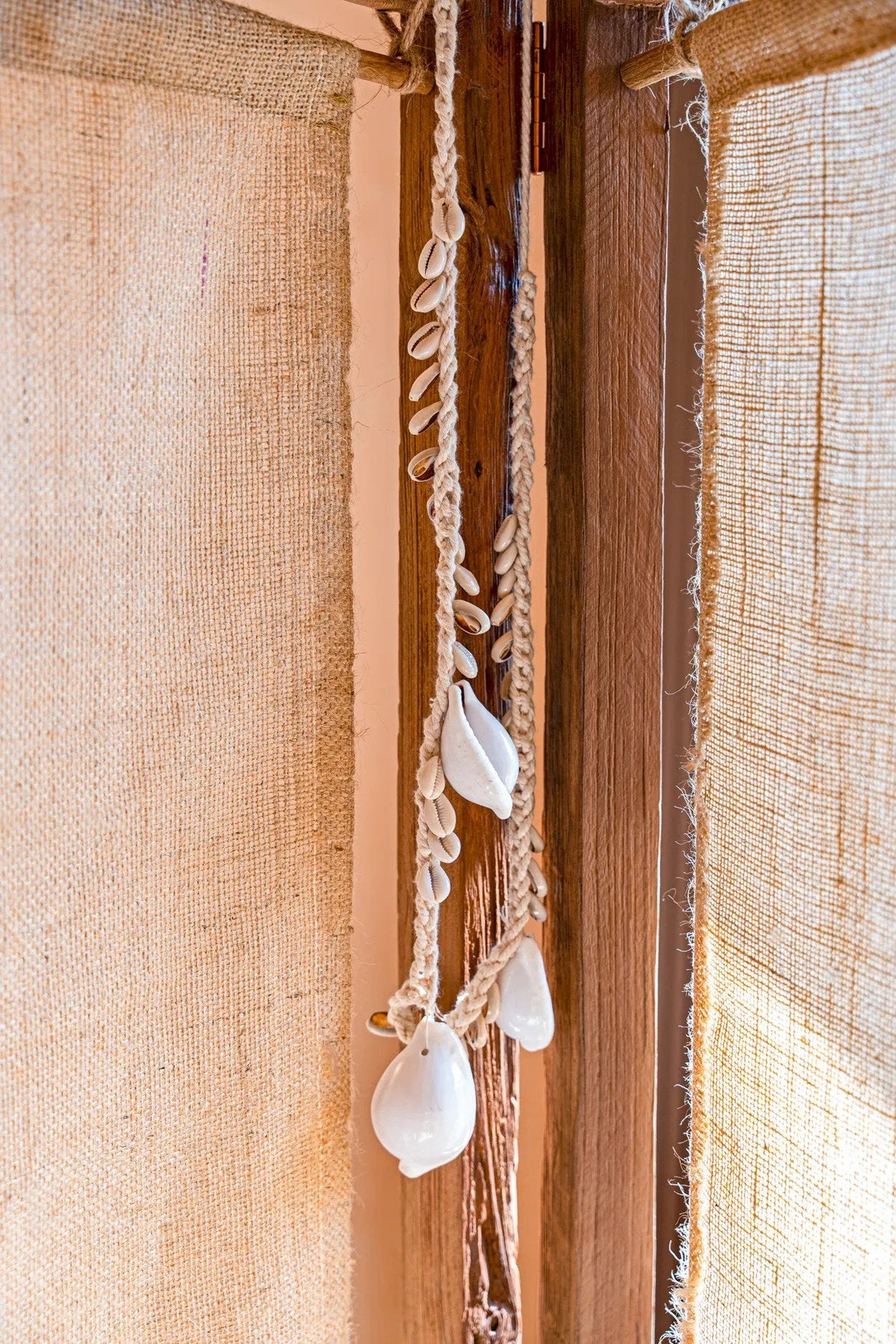 Grote Witte Kauri Schelpenketting / Bazar Bizar