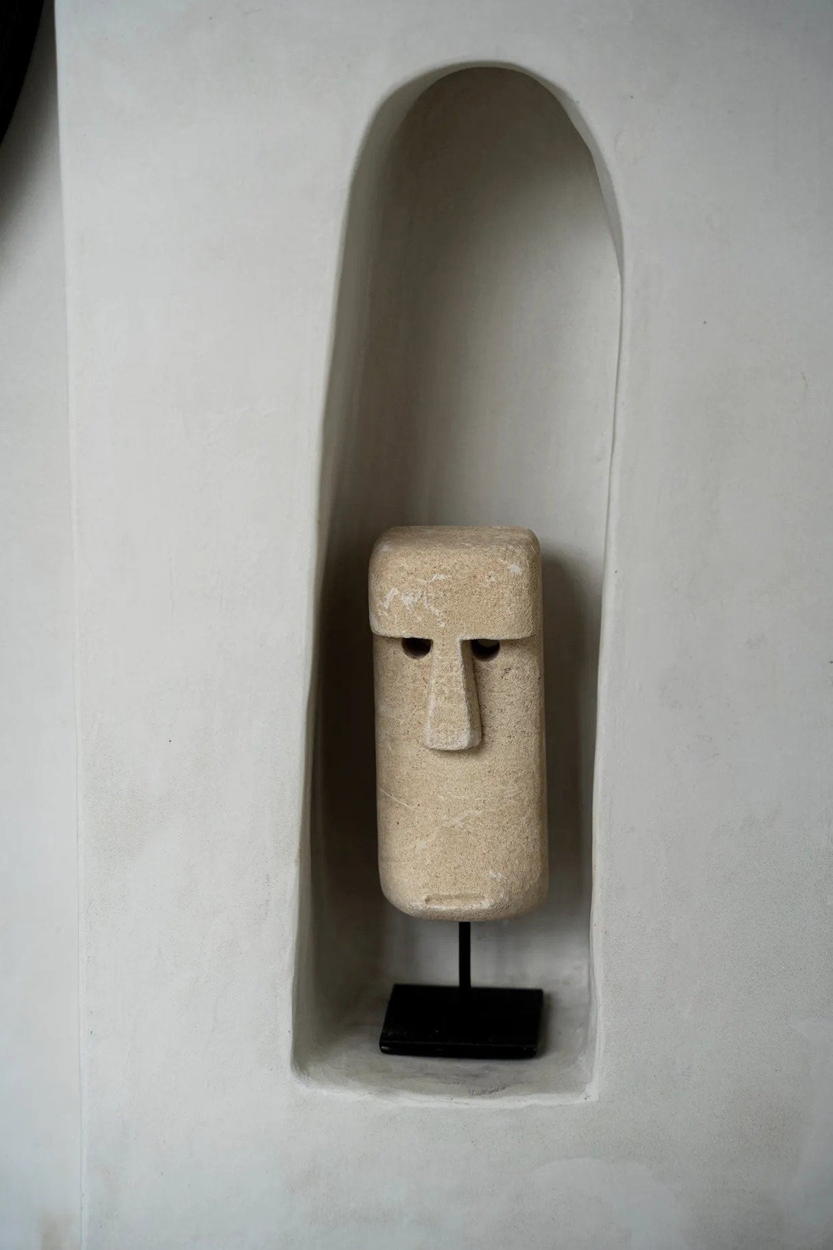 Sumba Stenenbeeld op Standaard #20 / Bazar Bizar