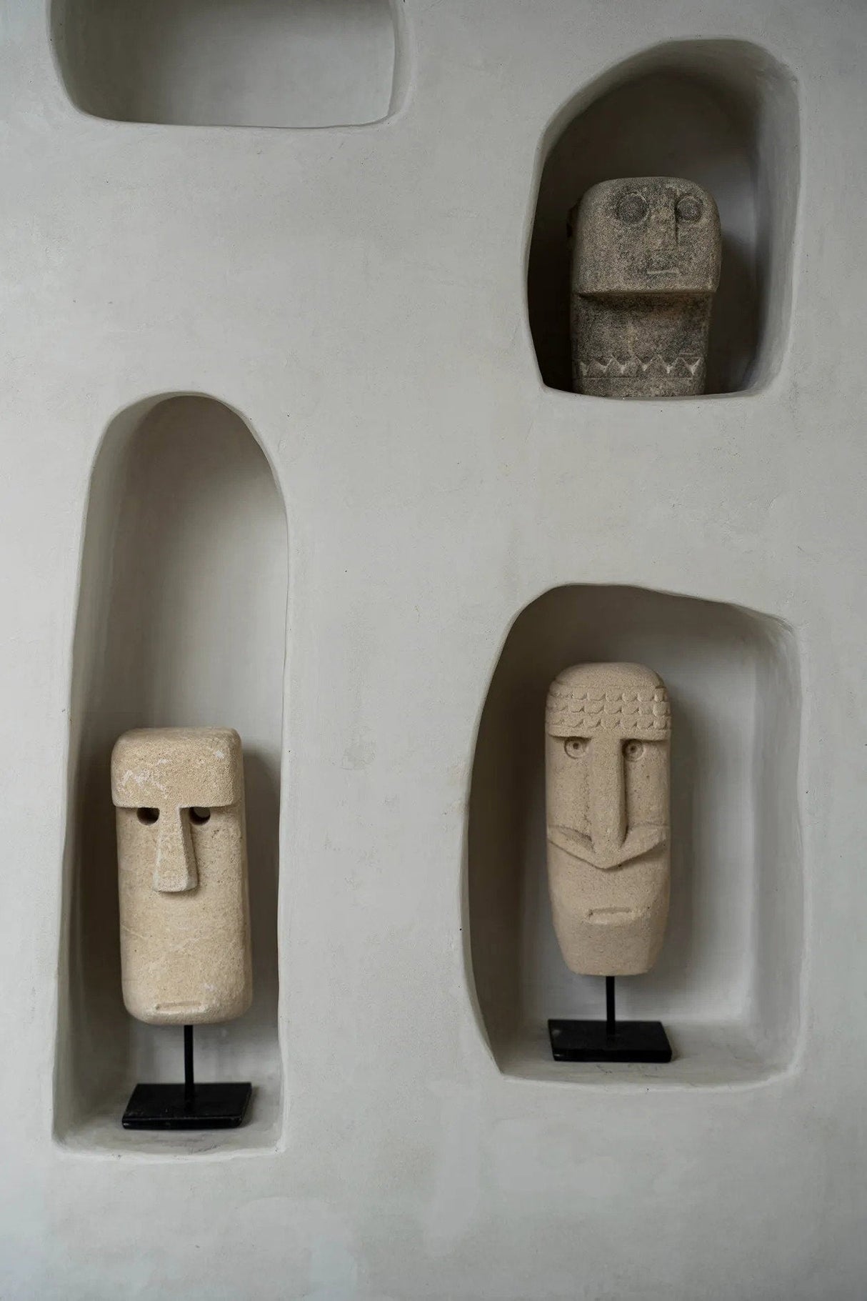 Sumba Steenbeeld op Standaard #21 / Bazar Bizar