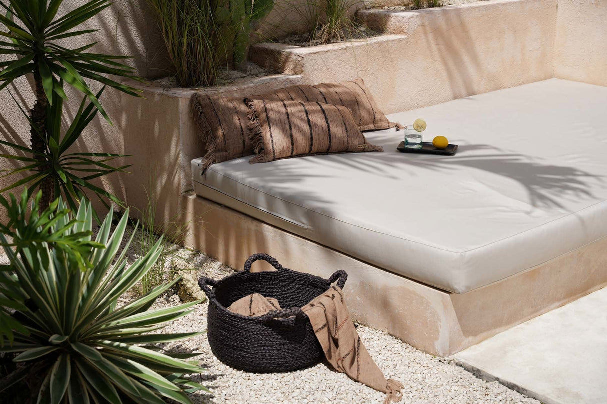 Quatre Mains Mand (M) / Bazar Bizar