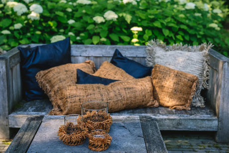 Oh My Gee Kussenhoes Cinnamon Zwart (35×100) / Bazar Bizar