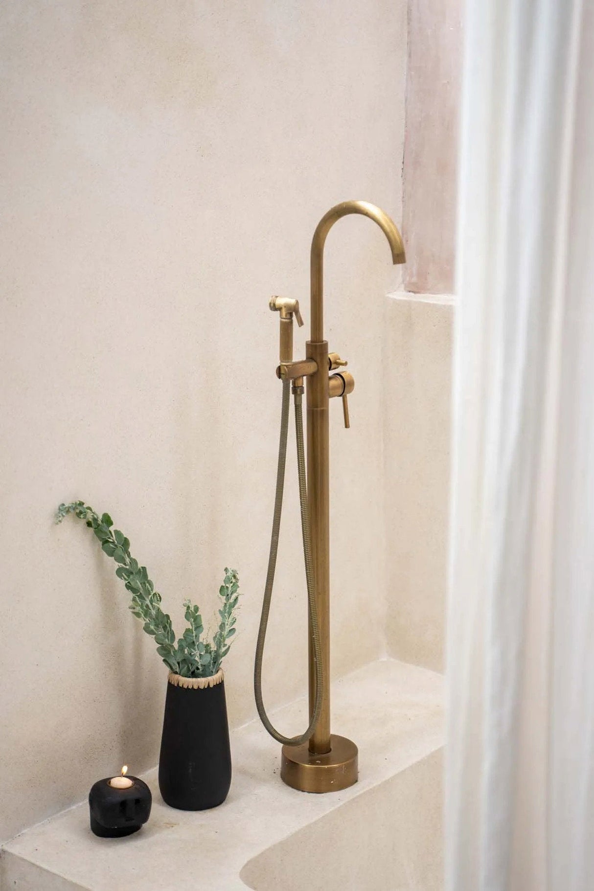 Sneaky Vaas (M) / Bazar Bizar