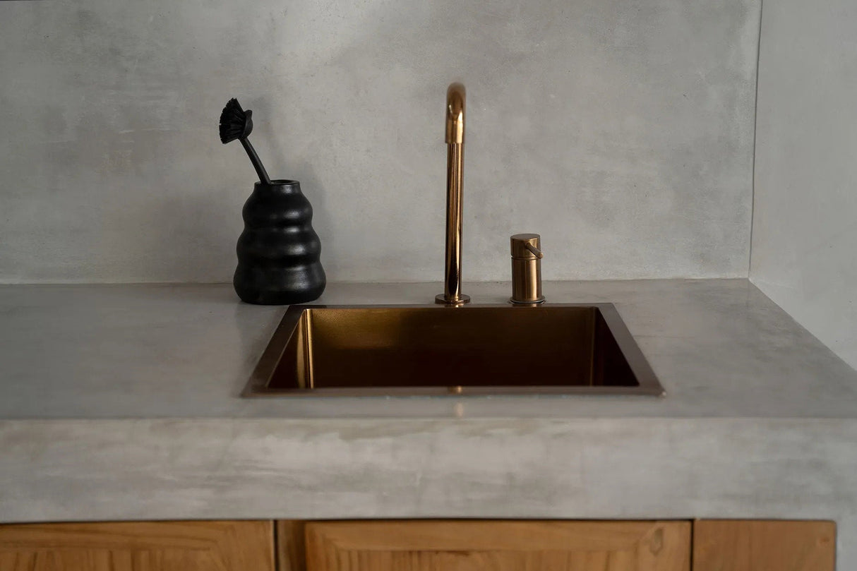 Burned Vaas / Bazar Bizar