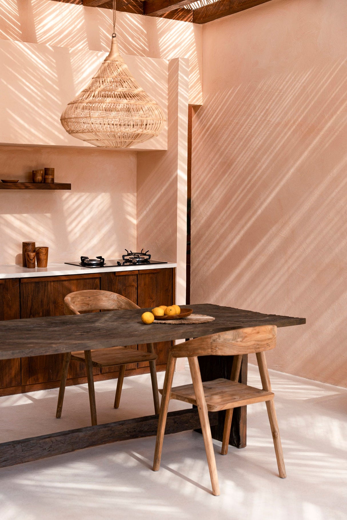 Teluk Eetkamerstoel / Bazar Bizar