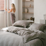 Kussensloop Satijn Warm Grijs (60×70) / Coco & Cici