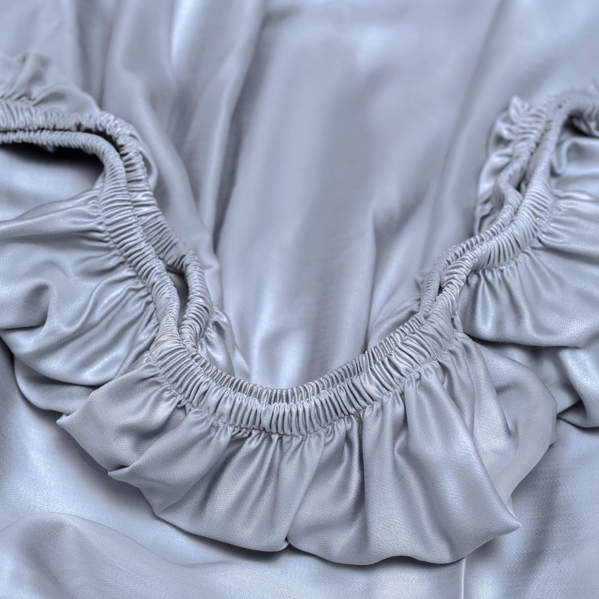 Hoeslaken Satijn Ocean Blue (180×200×5–8) / Coco & Cici