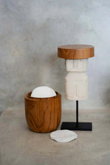 Sumba Steenbeeld op Standaard / Bazar Bizar