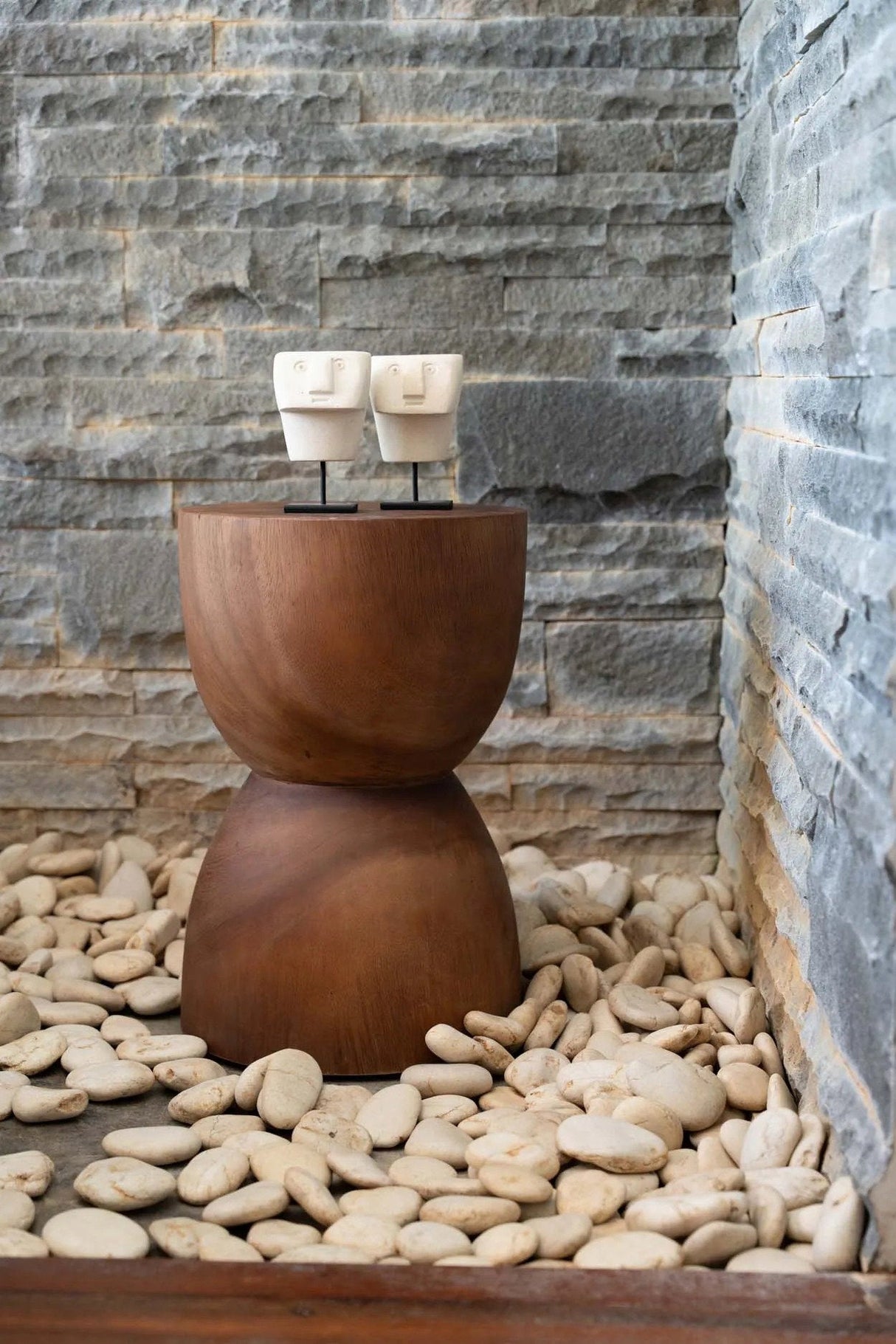 Sumba Stenenbeeld op Standaard #23 / Bazar Bizar