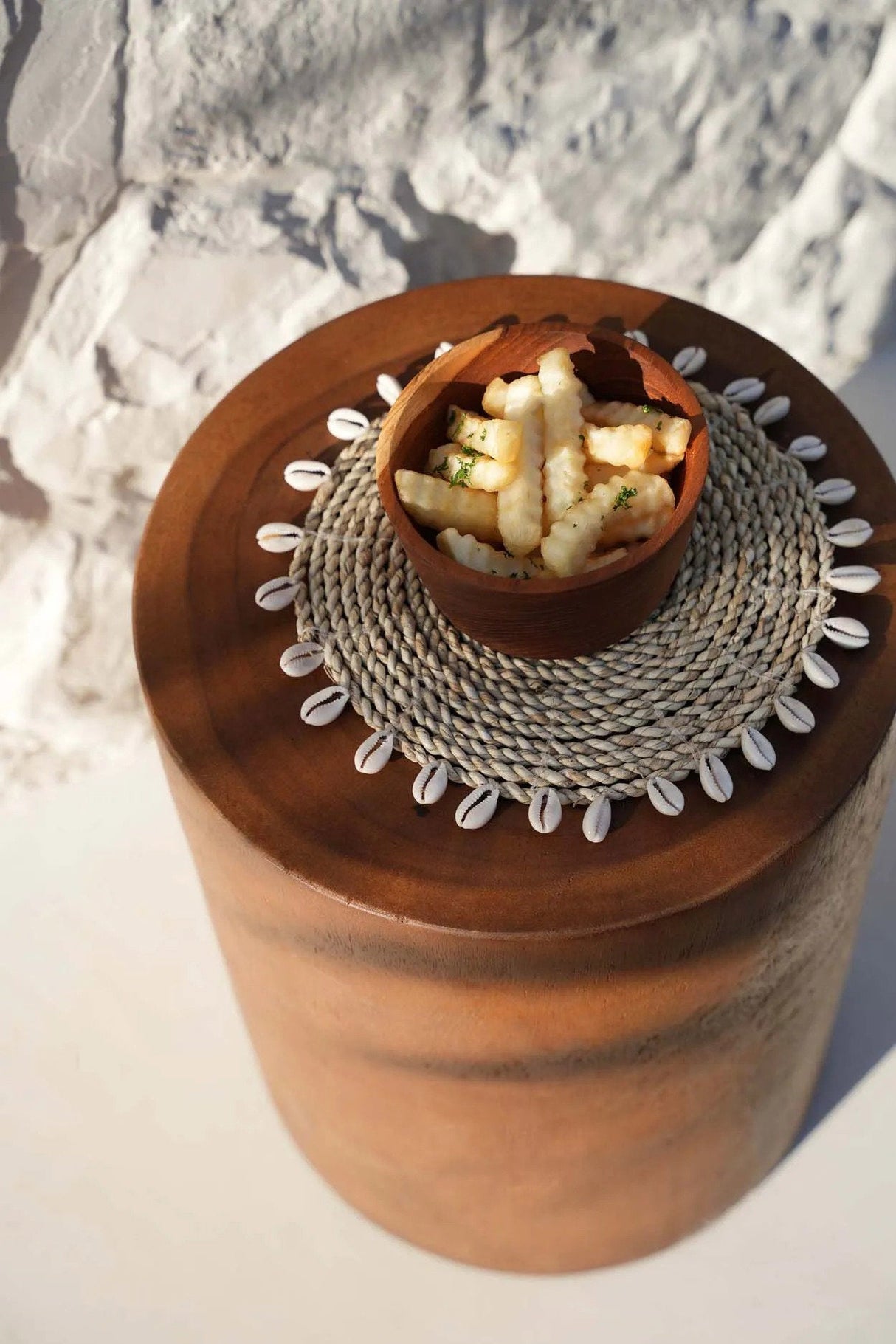 Raffia Schelp Onderzetter (23×23×1) / Bazar Bizar