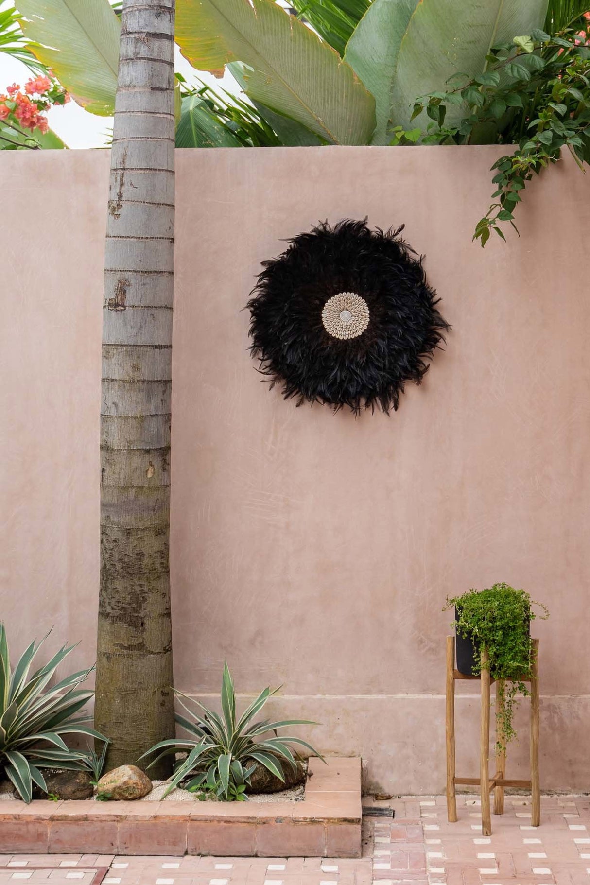 Coastal Juju (L) / Bazar Bizar