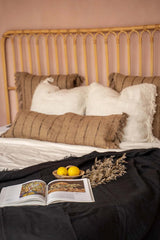 Oh My Gee Kussenhoes Beige Black (35×100) / Bazar Bizar