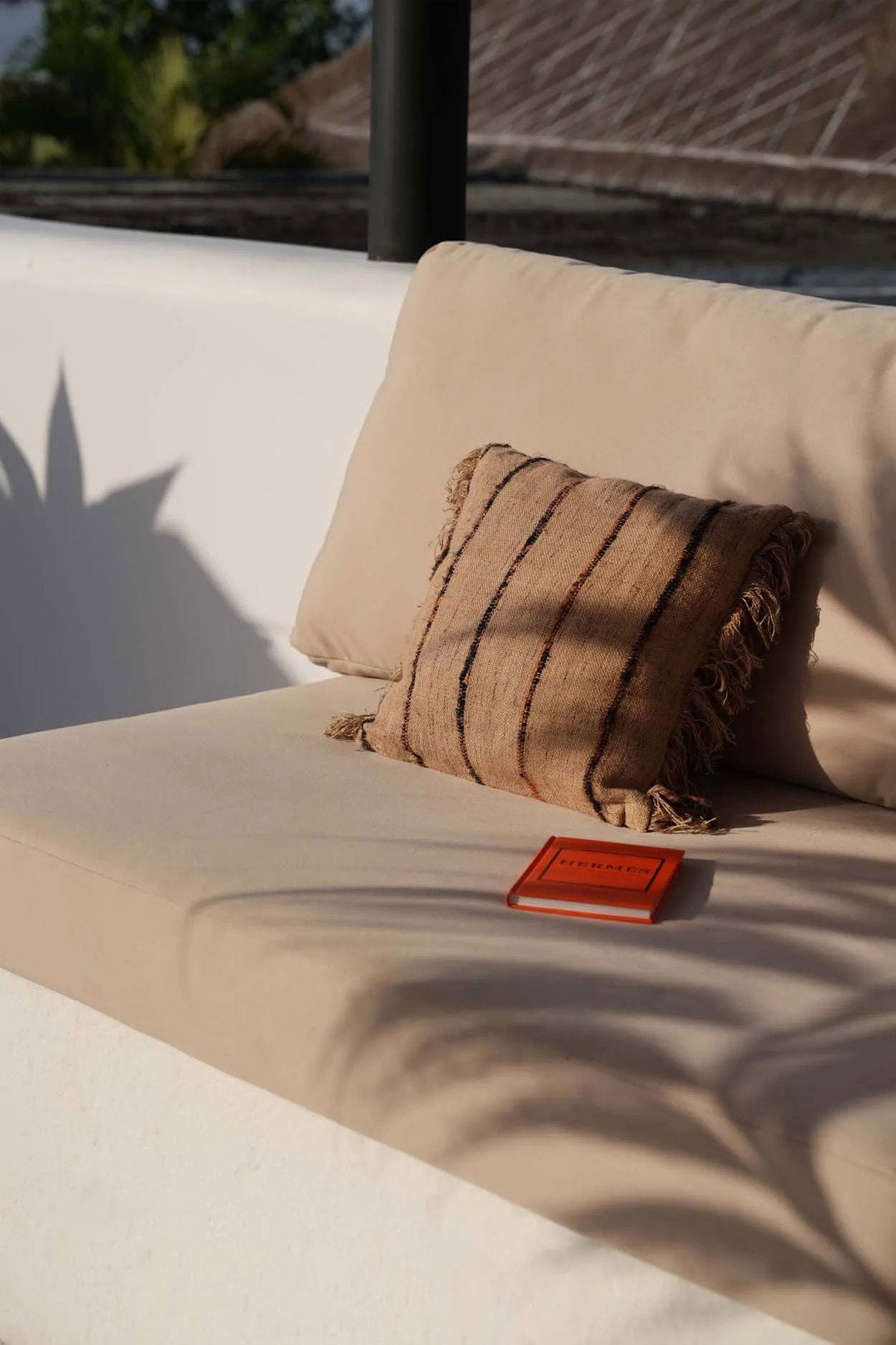 Oh My Gee Kussenhoes Beige Black (40×40) / Bazar Bizar