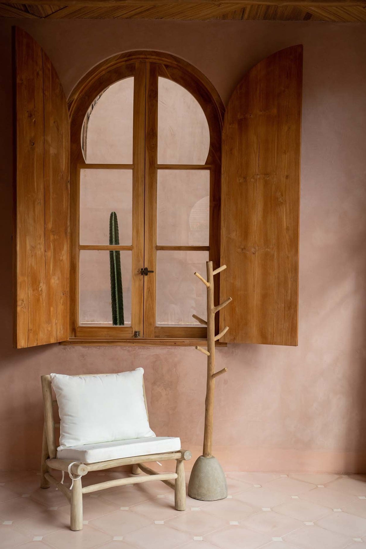 Concrete Kapstok / Bazar Bizar