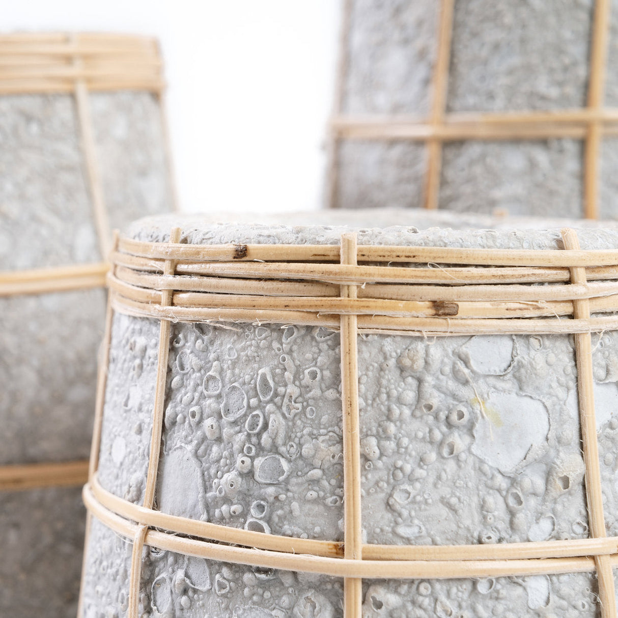 Cuty Vaas (L) / Bazar Bizar