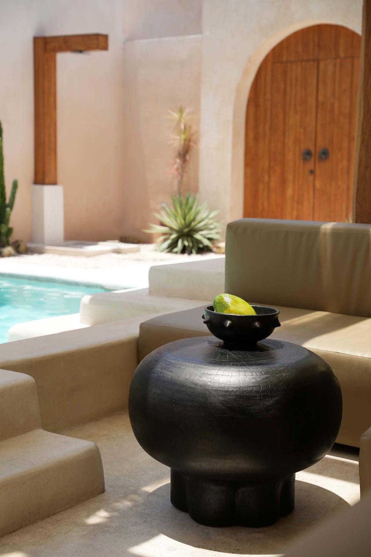 Burned Ethnic Kom / Bazar Bizar