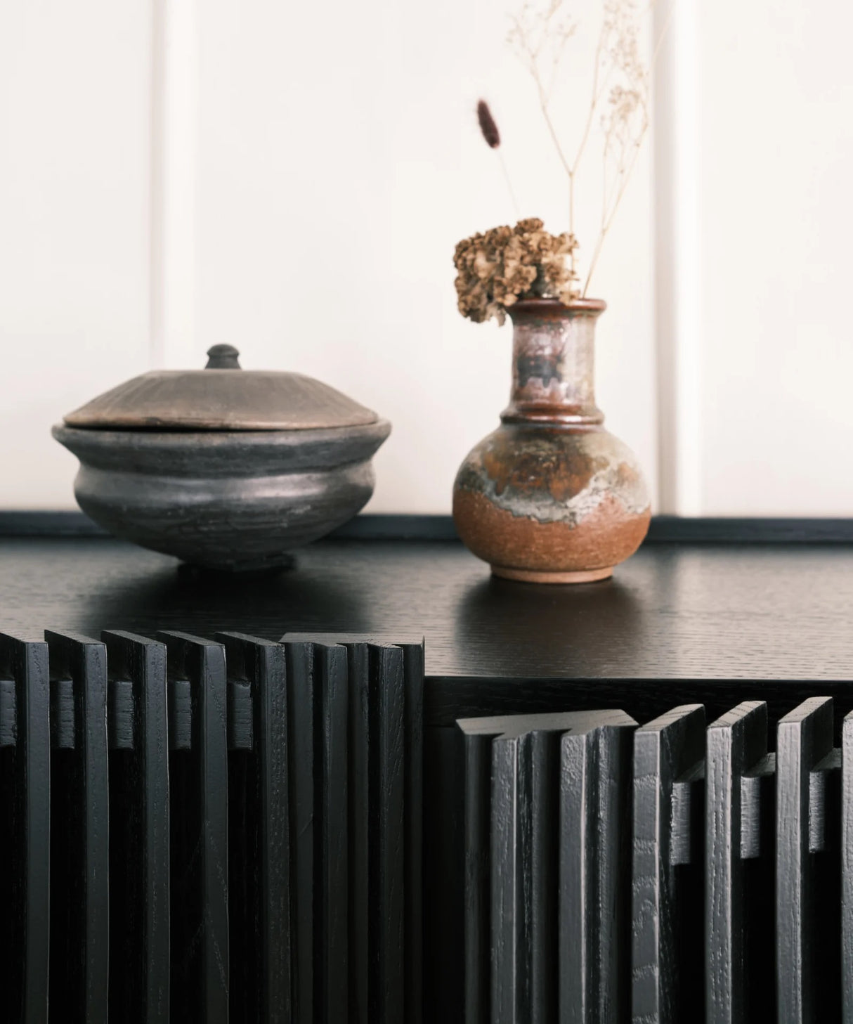 Louvre Kast – Black Oak / Njordec